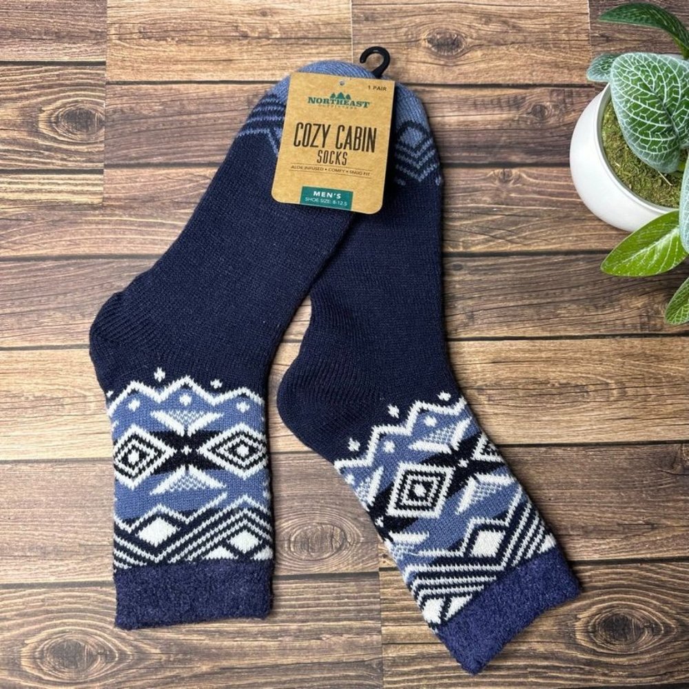 NWT Northeast Outfitters Mens Cozy Cabin Socks Crew Size Large (Navy)